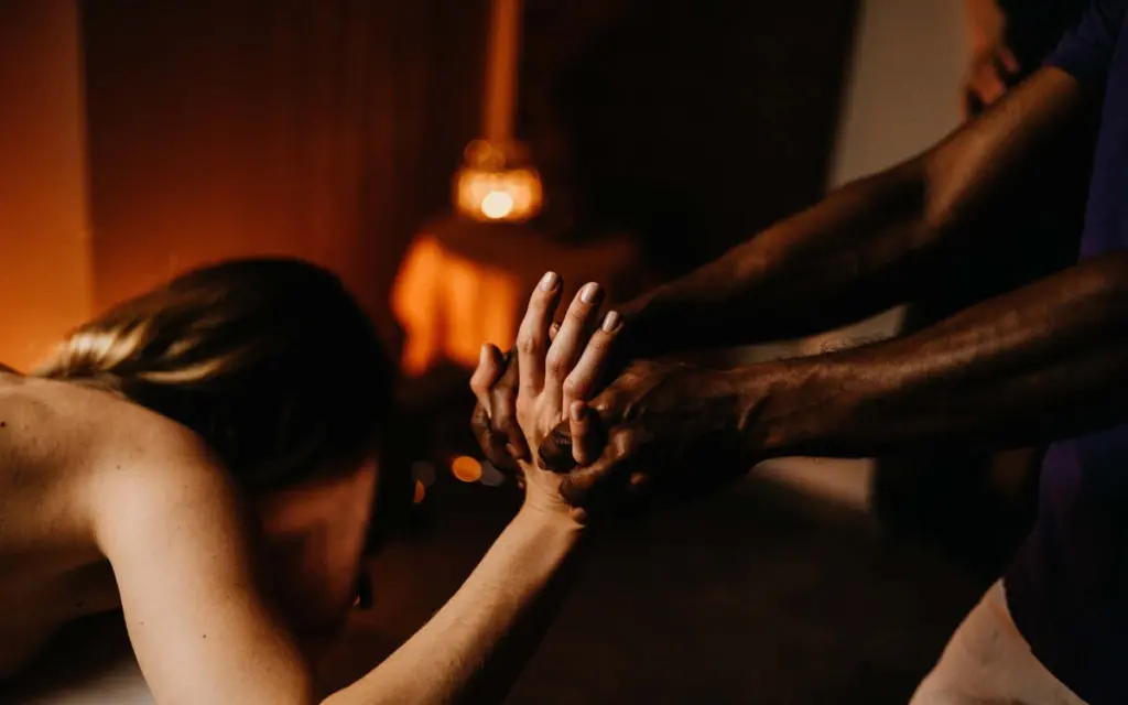 Abhyanga-Massage-Wirkung-1024x640.jpg